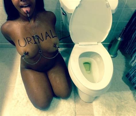 Urinal Hispetgirl