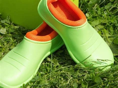 Best Gardening Shoes And Boots For Serious Gardeners