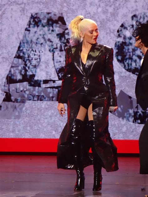 Thick Songstress Christina Aguilera Showing Her Meaty Thighs On Stage The Fappening