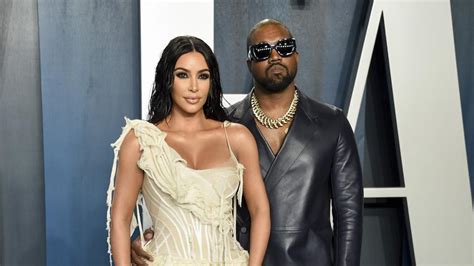 Kanye West Issues Public Apology To Wife Kim Kardashian After Tweeting