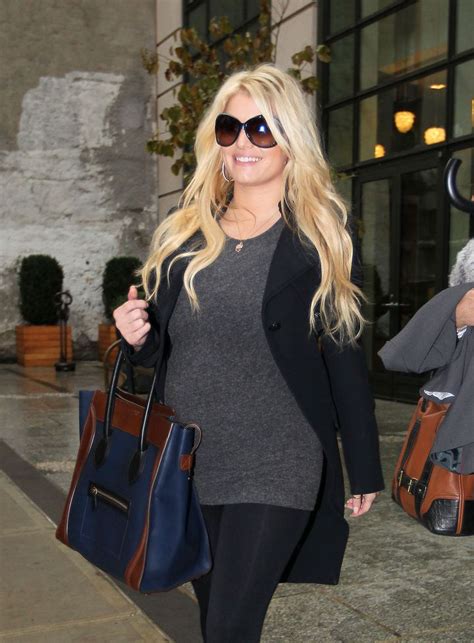 Jessica Simpson Looks Pregnant In Nyc Photos Huffpost