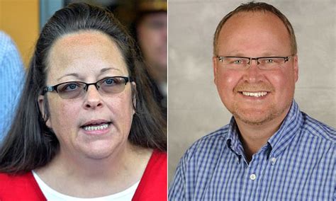 Kentucky County Clerk Kim Davis Who Denied Marriage Licenses To Same Sex Couples Is Voted Out