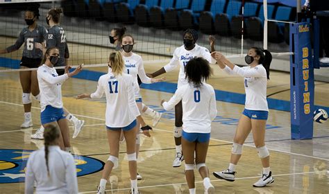 Womens Volleyball Sweeps Oregon State In Final Home Games Of Regular Season Daily Bruin