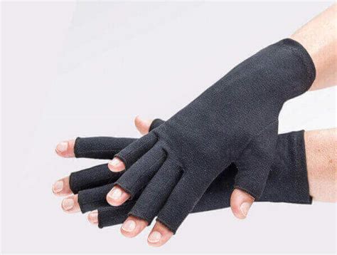 Guide To Using Carpal Tunnel Compression Gloves