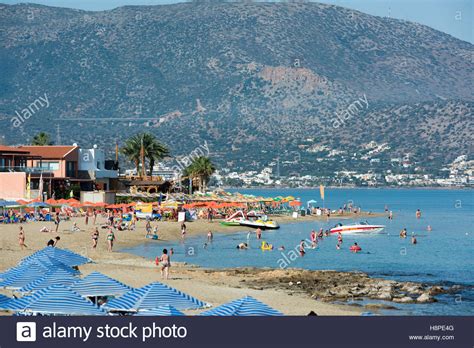 Griechenlands größte insel verzaubert durch ihre paradiesischen strände, wilden schluchten und malerischen. Griechenland, Kreta, Malia, Strand Stock Photo: 125883872 ...