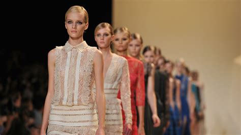 France Cracks Down On Anorexia By Banning Super Skinny Models From Runway Vanity Fair