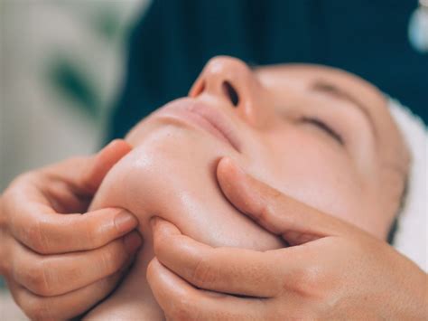 Why A Lymphatic Drainage Massage Is So Important During A Facial