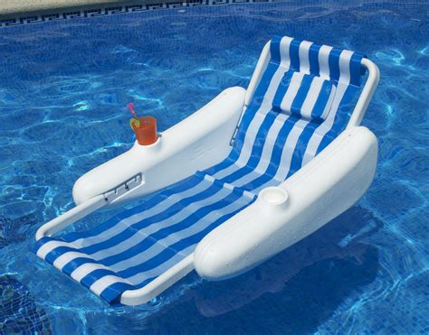 Sunchaser floating lounge