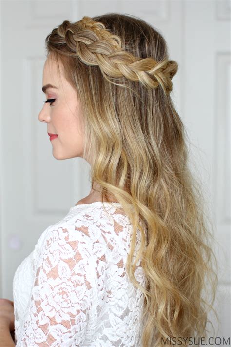 This Dutch Halo Braid Is Such A Great Staple Hairstyle The Tutorial
