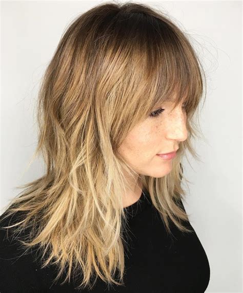2022 Popular Shoulder Length Feathered Hairstyles With Bangs