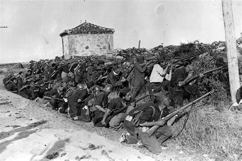 Spanish Civil War 50 Powerful Photos Of The Horrific Conflict Ibtimes Uk