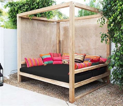 Accompanied with charming beige curtains, it brings much warmth and liveliness to the interior. 8 Fantastic DIY Outdoor Cabana Lounge Ideas to Try ...