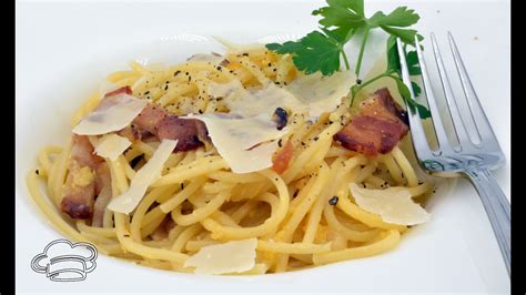 como hacer espaguetis a la carbonara receta clásica sin nata