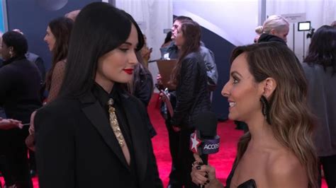 Cmas Kacey Musgraves Jokes She Won T Be Drinking More Than Tequila Shots At The Show