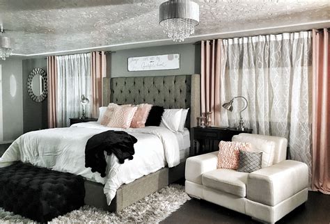 Metallic rose gold paint or a pretty pink shade with a high gloss finish will brighten a space and give your eyes something fabulously chic to take in. Champagne And Black Bedroom Ideas