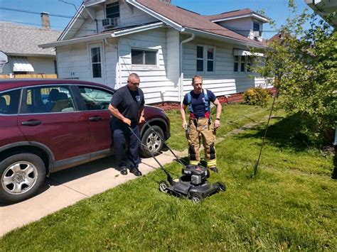 Shelbyville Firefighters Finish Mowing Mans Lawn Wttv Cbs4indy