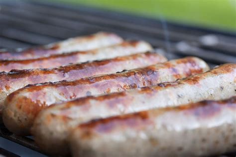 How To Grill Perfect Brats On A Propane Grill Mad Backyard