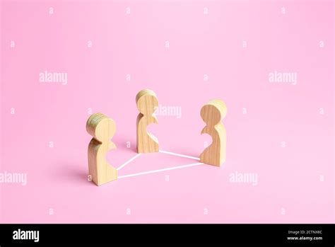 Figures Of People In A Love Triangle Difficulty In Relationships