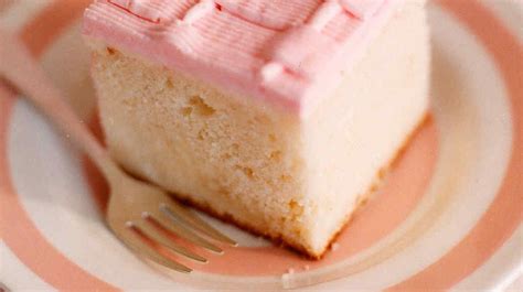 Basic White Cake Recipe How Sweet Eats White Cupcake