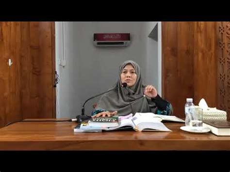 Dalam bidang penulisan sejak sekolah menengah lagi.disebabkan minat yang begitu mendalam di dalam bidang ini,beliau akhirnya berjaya. Ustazah Fatimah Syarha : tafsir surah maryam - YouTube