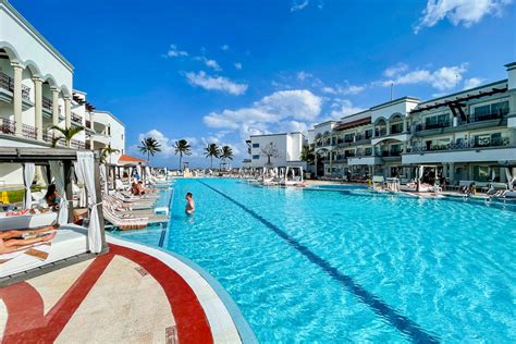 Things To Know Before Booking A Stay At The All Inclusive Hilton Playa
