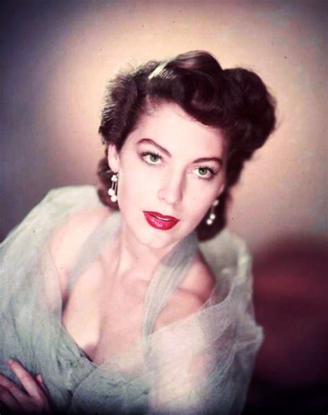 45 Stunning Photos That Defined Fashion Styles Of Ava Gardner In The
