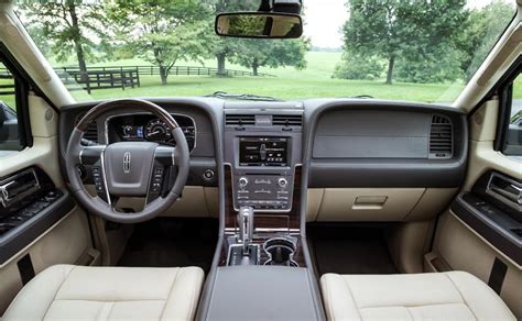 2015 Lincoln Navigator A Step Up In Large Suv Luxury The Daily Drive