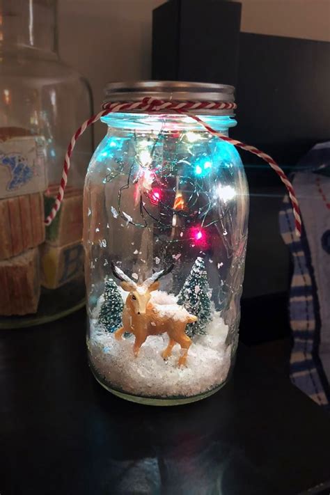 These Super Simple Diy Snow Globes Lights Up Mason Jar Christmas