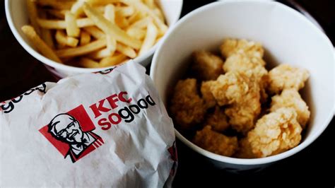 Aber im gegensatz zu richtigen chicken nuggets sind sie nicht nur viel gesünder, sondern auch komplett tierleidfrei! Beyond Meat: Jetzt gibt es vegane Chicken Nuggets bei ...