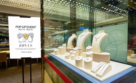 Every Jewelry Store Should Have a Pop Up Showcase | Pop Up Showcase