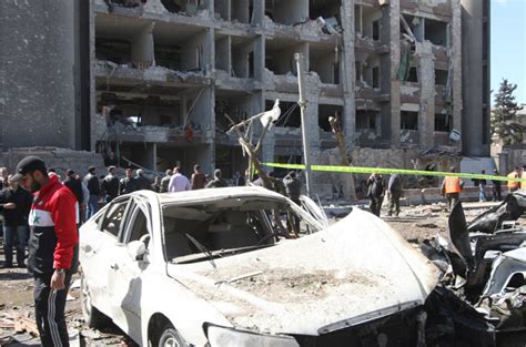 Twin Car Bombs Kill Dozens In Damascus News Al Jazeera