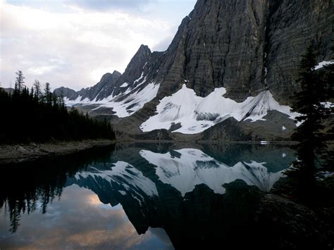 Best Time To See Floe Lake In British Columbia 2020 Roveme