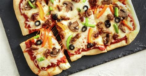 Sign up to discover your next favorite restaurant, recipe, or cookbook in the largest community of thanks to the above 'hound, i was turned on to the pillsbury thin crust pizza dough. Homemade Pizza (The Easy Way) Recipe - Flyers Online