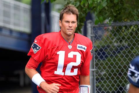 Tom Brady Shows Off His Abs While Wearing Boxer Briefs In Shirtless