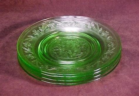 Hazel Atlas Green Depression Glass Cloverleaf In Lunch Plates