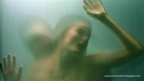 Vagebond S Movie ScreenShots Femme Fatale 2002