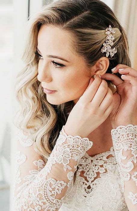 30 Chic Bridal Hairstyles For Your Special Day The Trend Spotter Bridal Hair Side Swept Short
