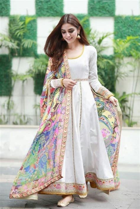 Pin By Shirin On Modern Dresses Indian Gowns Dresses Pakistani Dress
