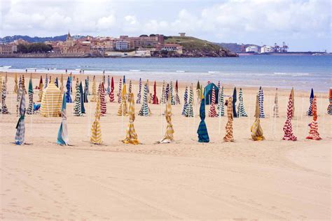 Playa De San Lorenzo Gijón Qué Ver En Asturias