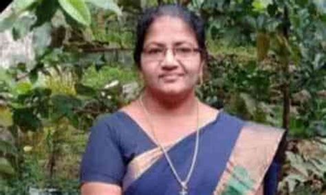 അധ്യാപിക ക്ലാസ് മുറിയിൽ കുഴഞ്ഞുവീണു മരിച്ചു Teacher Collapses And Dies In Classroom Madhyamam