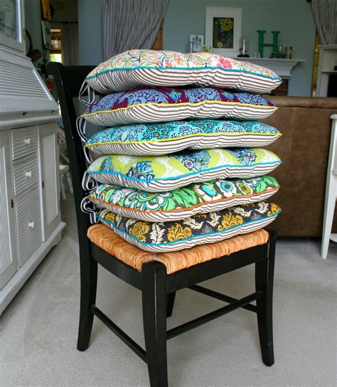 Set of 4 chair pads with ties. The Beautiful Of Kitchen Chair Cushions with Ties ...