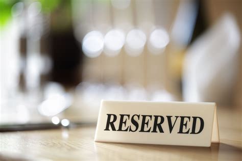 The Pros And Cons Of Taking Restaurant Reservations