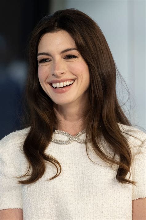 The Story Behind Anne Hathaway’s New “incidentally Fabulous” Style British Vogue