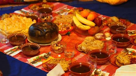 In many places in the south of portugal, a pig is killed a few days beforehand, and its various cuts of meat and sausages are used to enrich the. Traditional Xmas Eve Dinner - Vegan Crunk Christmas Eve Christmas Day Meals And Fun / This link ...