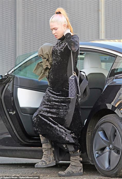 Elon Musk S Pregnant Girlfriend Grimes Shows Bump In Clinging Velvet Dress As She Steps Out Of