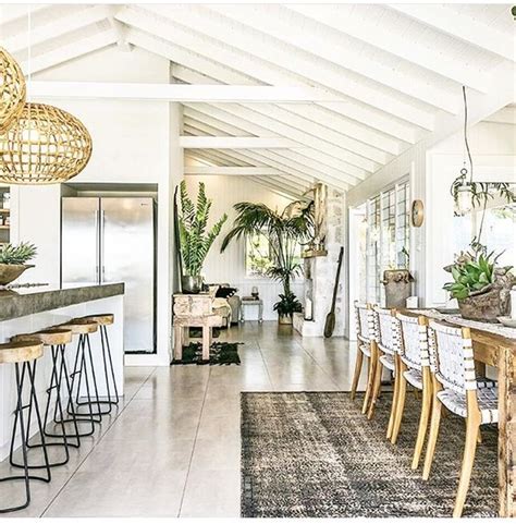 A white base colours for walls, ceilings and furniture is at the heart of hampton interior design, whilst flooring is usually timber. The 25+ best Raked ceiling ideas on Pinterest | White ...