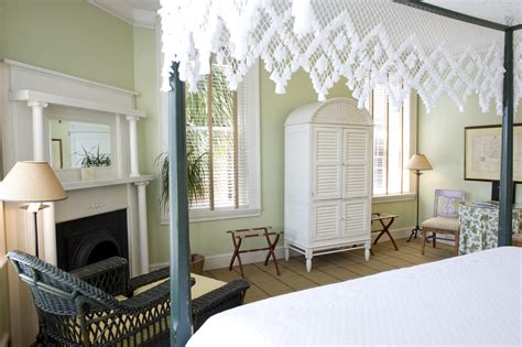 9 Classically Charming Charleston Hotels