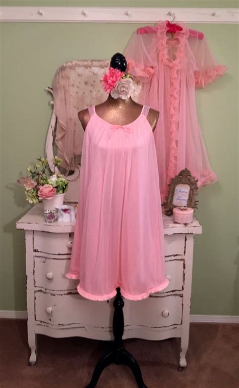 50s 60s Chiffon Candy Nightgown Set 1950s Pink Sheer Etsy En 2020