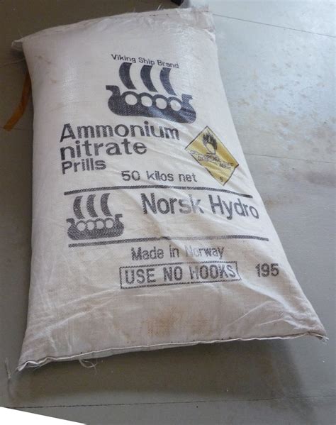 What Is Ammonium Nitrate - Information On Uses For Ammonium Nitrate