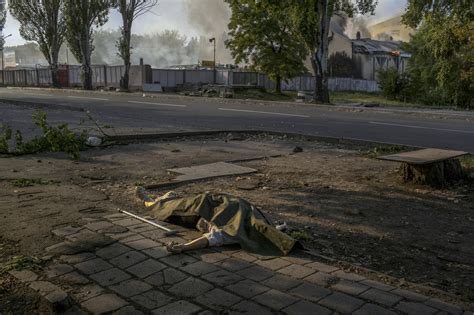 Despite Cease Fire Fighting Escalates In Eastern Ukraine City The